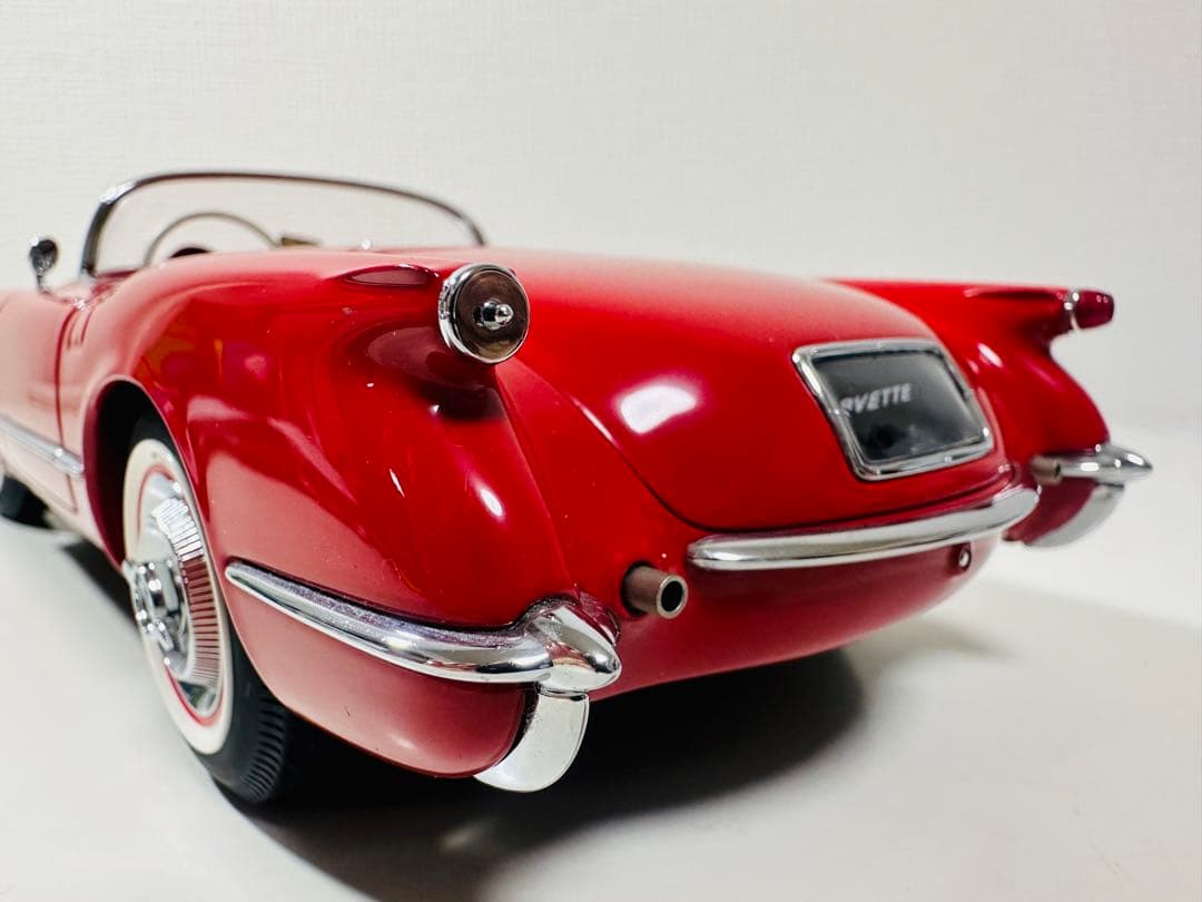 Aaオートアート/'54Chevyシボレー Corvetteコルベット 1/18