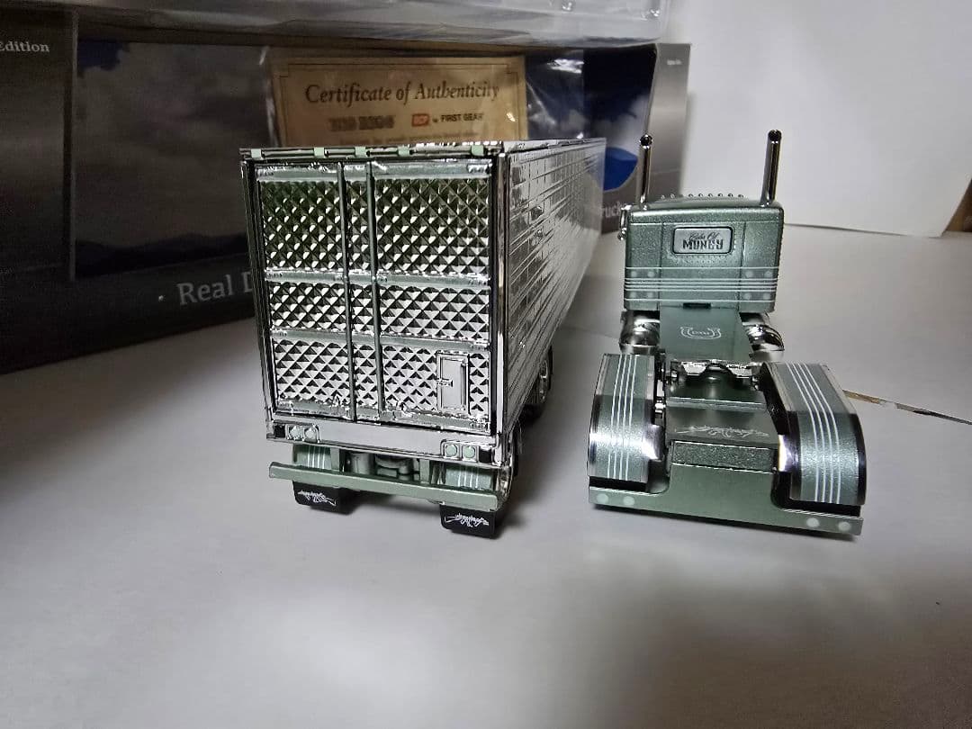 ミニカー DCP 1/64 PMI Peterbilt379