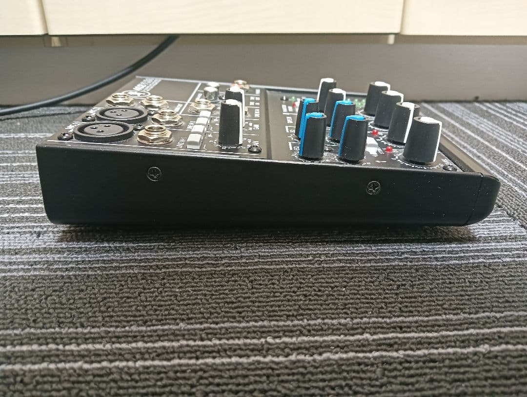 Mackie 402VLZ4 アナログミキサー