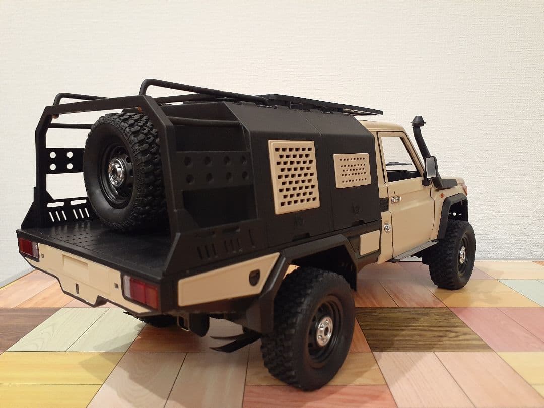 UK【全塗装済み】MN82ランドクルーザー オーバーランド仕様 フルセット