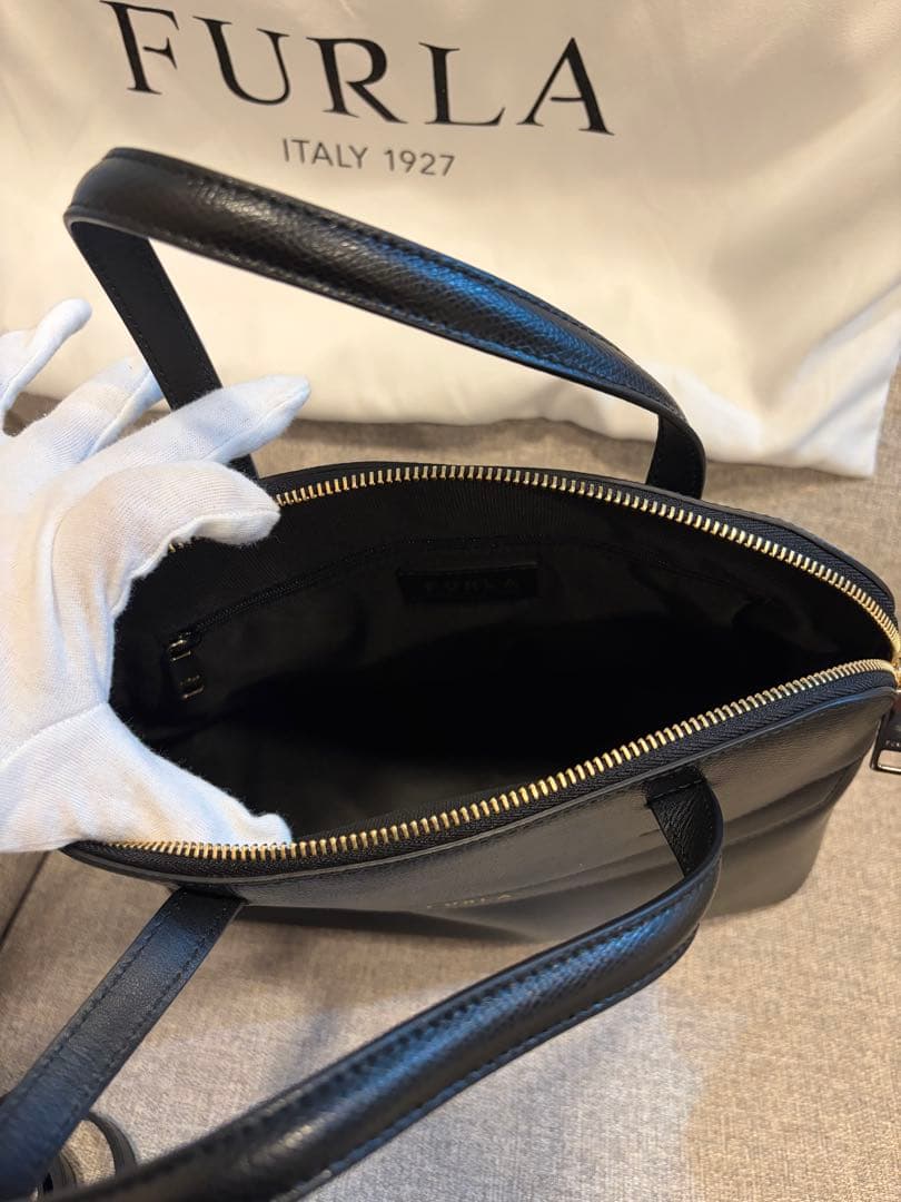 FURLA ブラック レザー ハンドバッグ　パイパー　フルラ