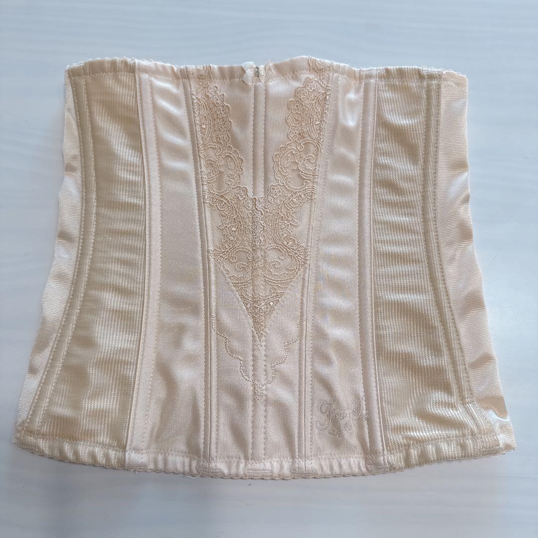 フォーシスアンドカンパニー　ブライダルインナー　E70 64 70