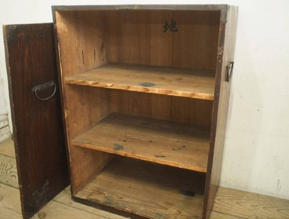 1076 アンティーク ケンドン扉の収納棚 飾り棚 オープンラック レトロ