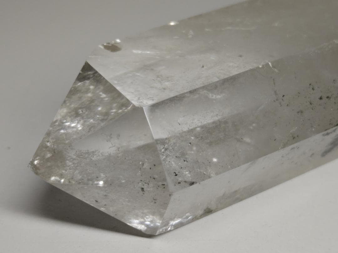 水晶 549g クォーツ 原石 鑑賞石 自然石 誕生石 宝石 鉱物 鉱石 水石