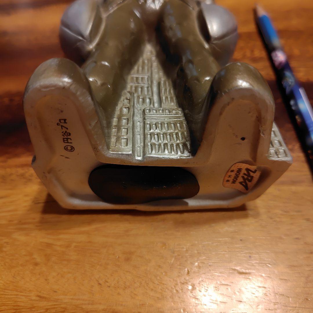 バルタン星人　貯金箱　陶器　ウルトラマン　フィギュア