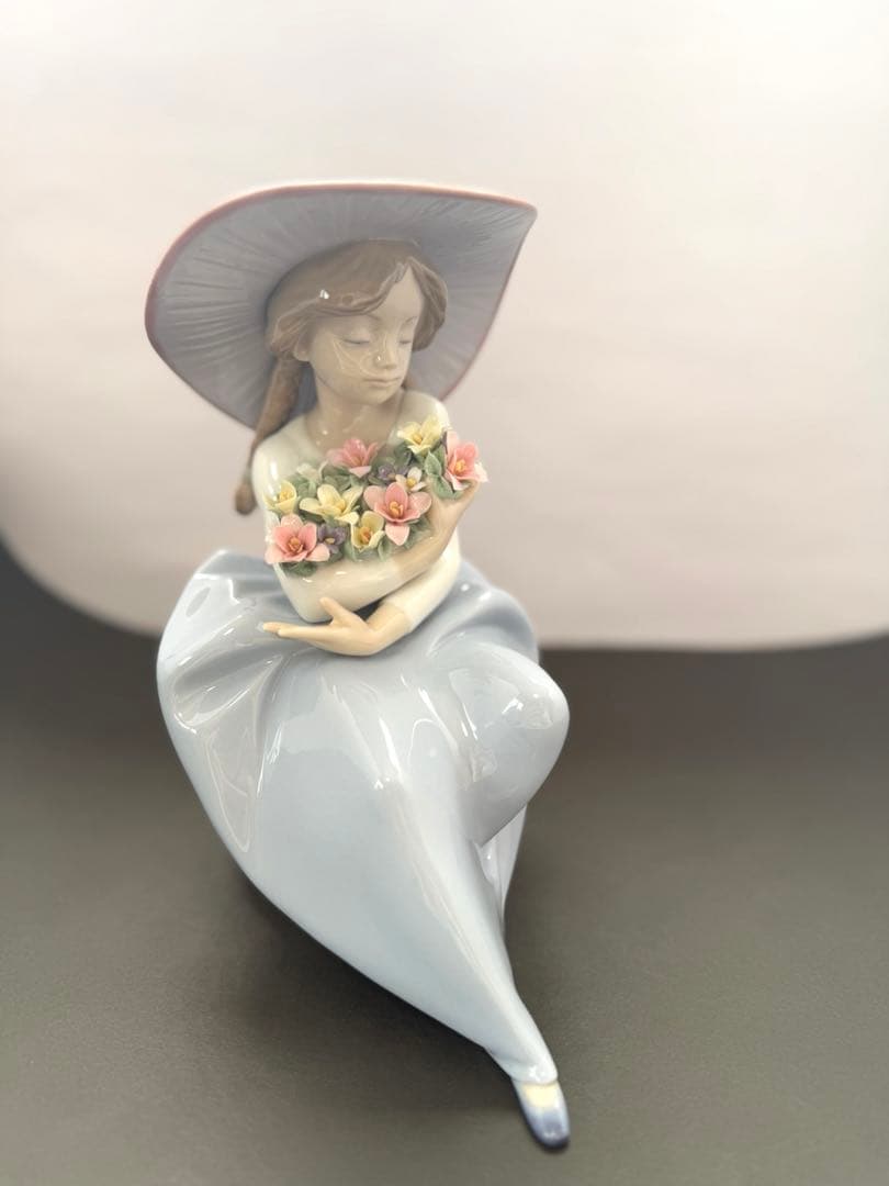 美品 LLADRO 花の香りに包まれて　リヤドロ　 陶器製 レア 廃盤品
