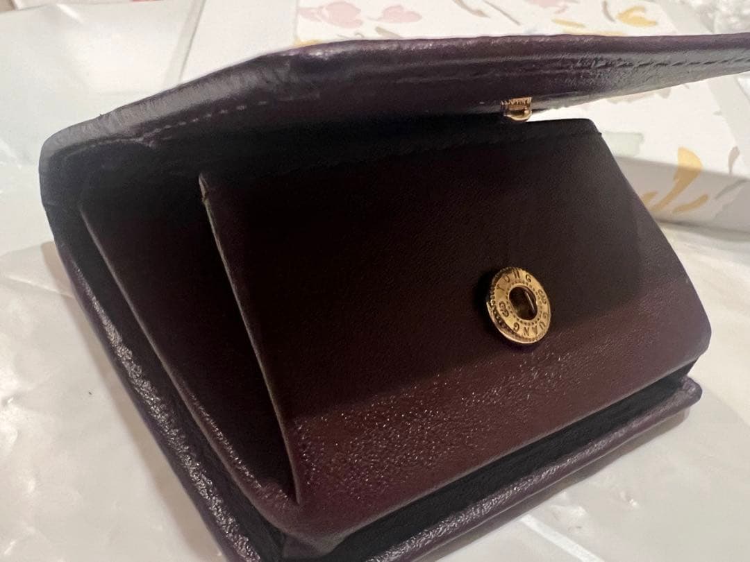 本物保証　最上質　日本皇室御用達菊紋章入　黒本革小銭入れ　財布 皇室紋章入り