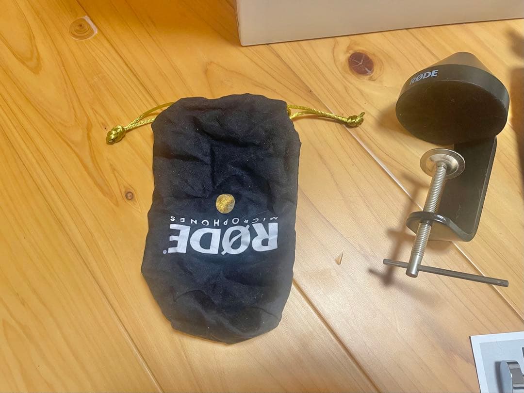 rode nt1-aと、rode専用固定器具のセット