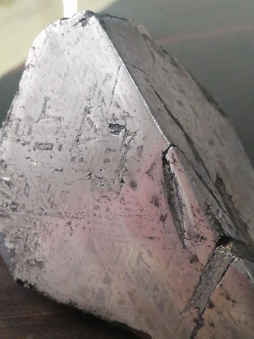 ☆『超隕石』隕石原石 969g 隕石内部 表面は『鏡面仕上げ』になってい