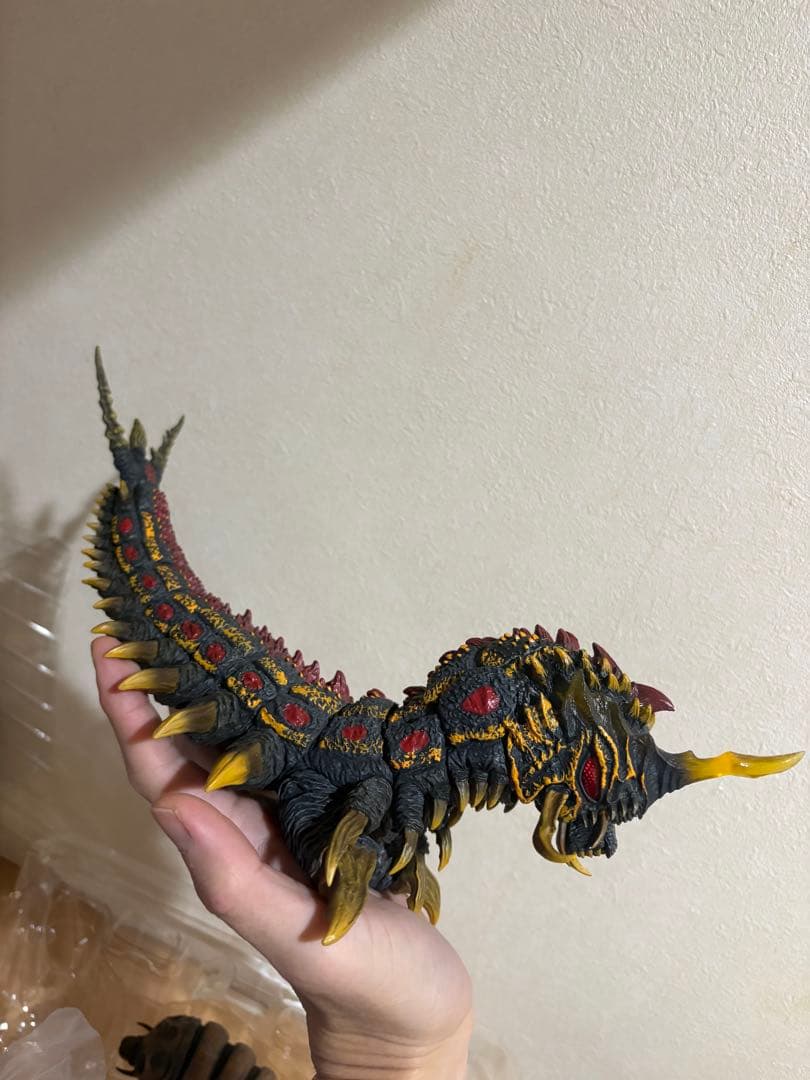 S.H.MonsterArts「モスラ（幼虫）＆バトラ（幼虫）モンスターアーツ