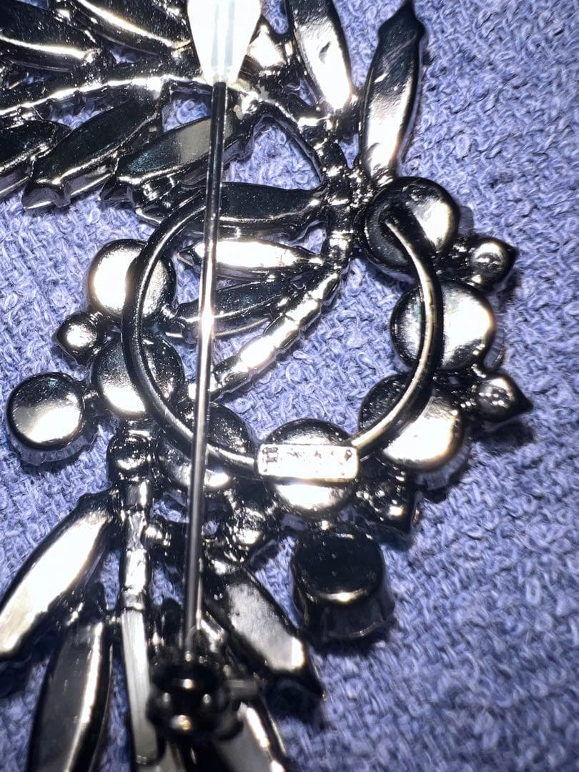 まこと@断捨離中専用☆FOXEY クリスタル ラインストーン ブローチ