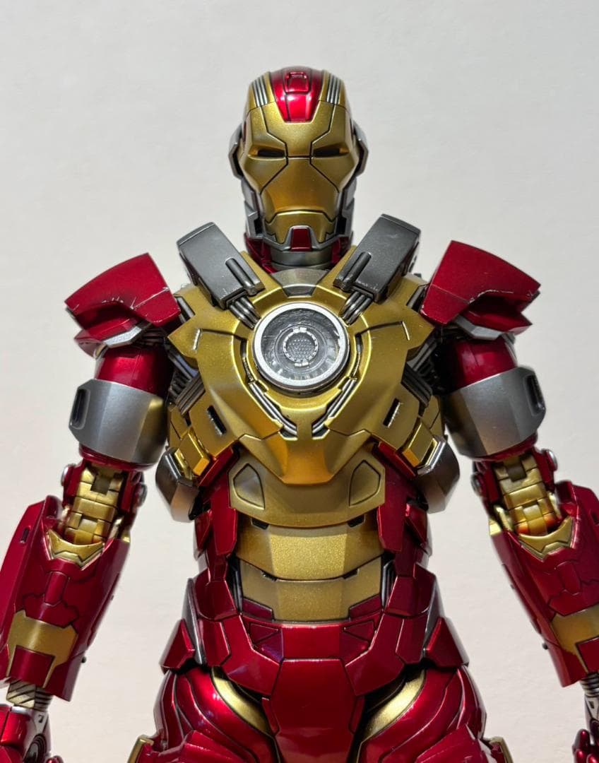 ホットトイズ1/6 アイアンマン・マーク17【ハートブレイカー】MCU