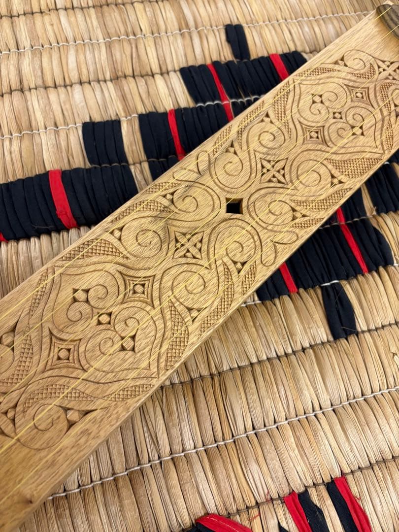 アイヌ トンコリ 彫刻入 トンコリ工房イノンノ製 三味線弦 美品 五弦琴