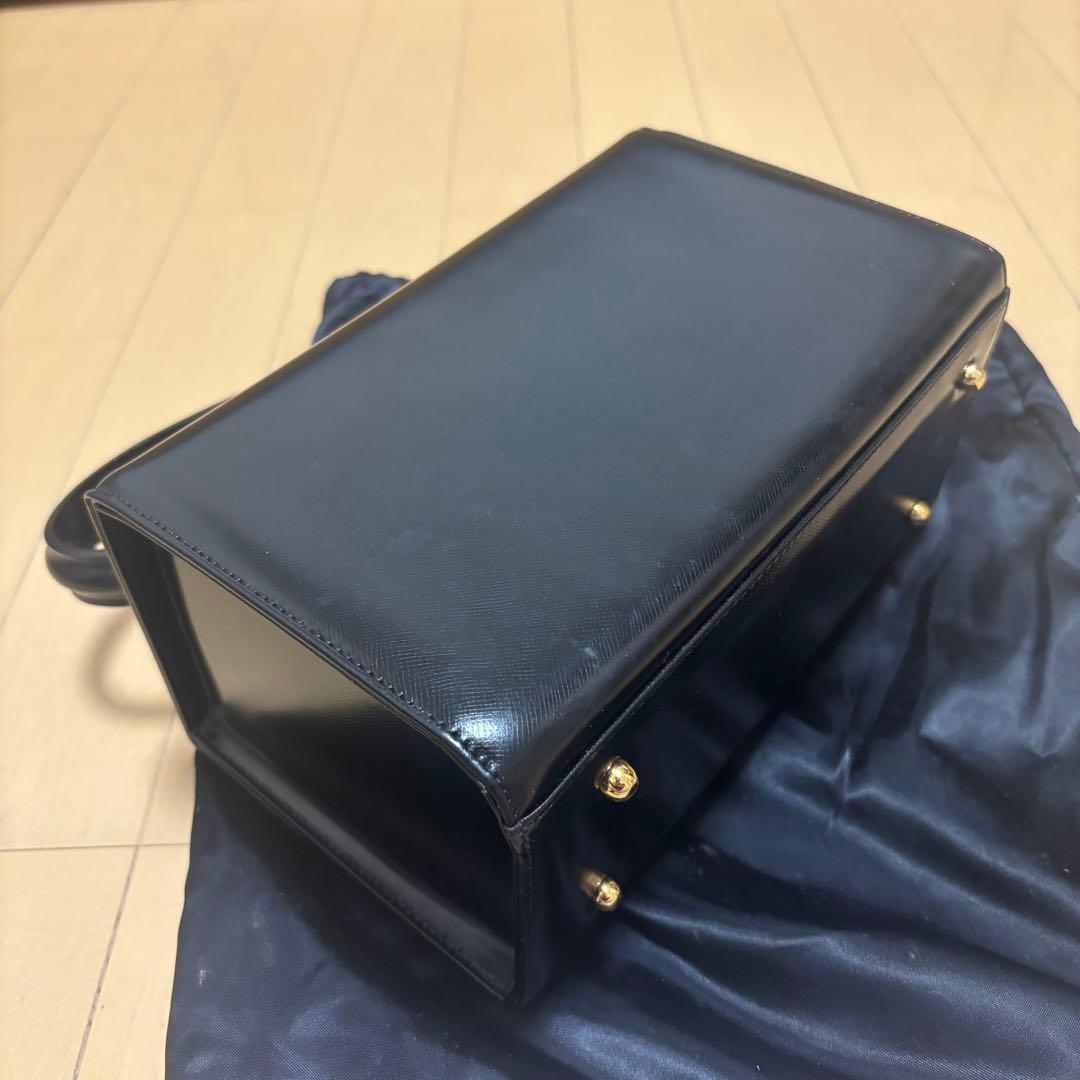 ヴェルサーチェ サンバースト ロゴ ハンドバッグ