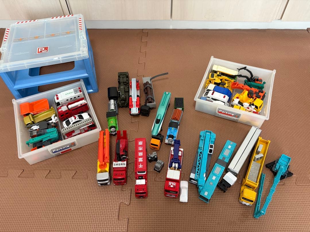 トミカまとめ売り　ケース付き　37台　ロングトミカ