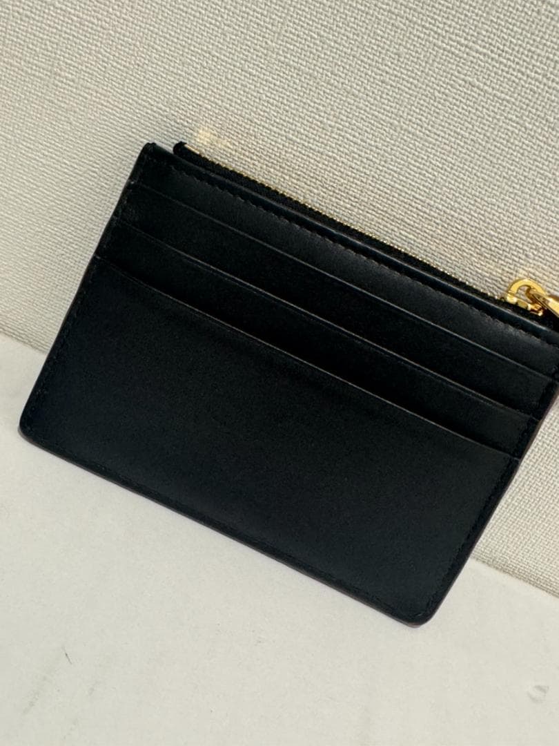 最終SALE miumiu ミュウミュウ レザーカードケース ケース