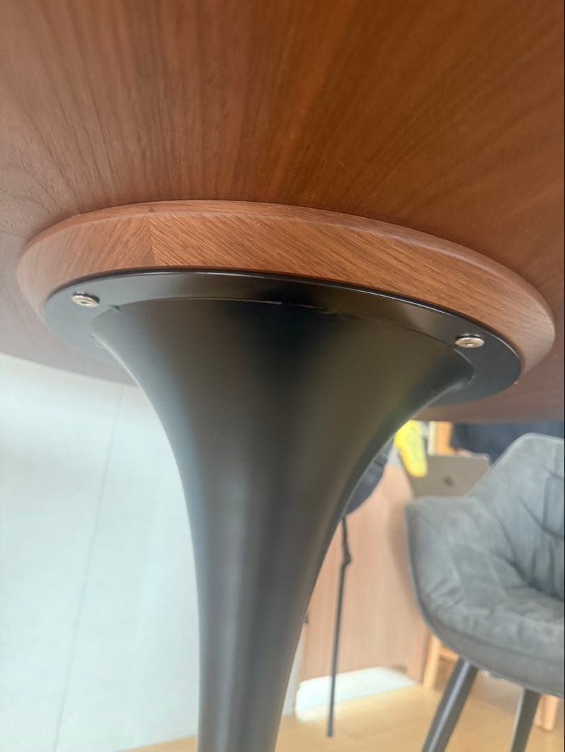 テーブル KARE ラウンドテーブル 丸テーブル ダイニングテーブル