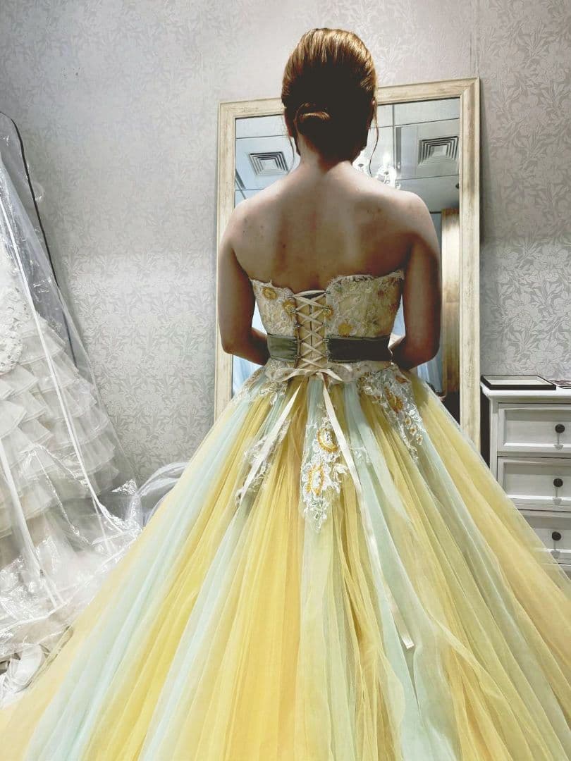カラードレス　イエローグラデーションドレス