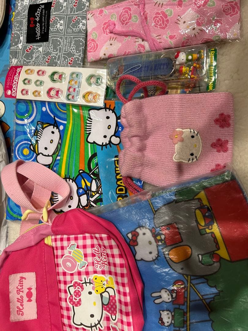 トゥイーティー　キティ　マスコット ストラップスケボー