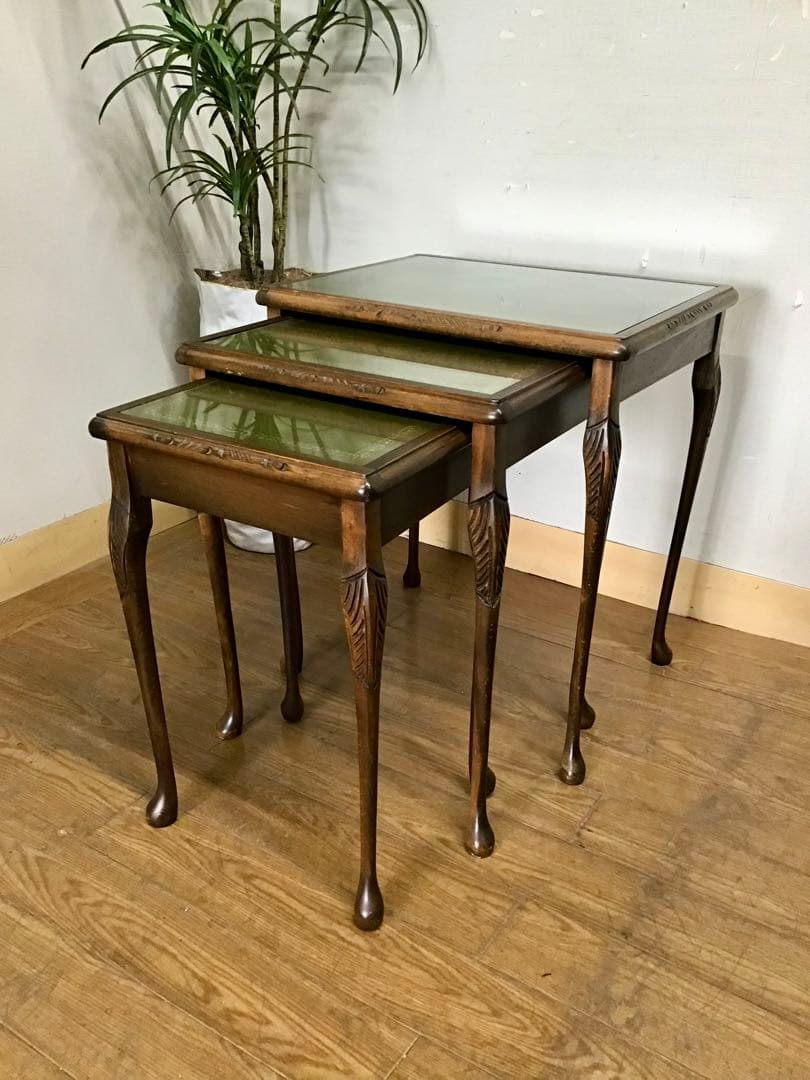 管116☆イギリス製☆アンティーク☆ウォールナット☆ネストテーブル☆天板ガラス付 管116☆イギリス製☆アンティーク☆ウォールナット☆ネストテーブル