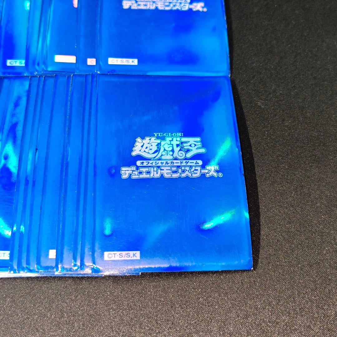 遊戯王 公式スリーブ 初期ロゴ 青 メタリックブルー 60枚 - メルカリ