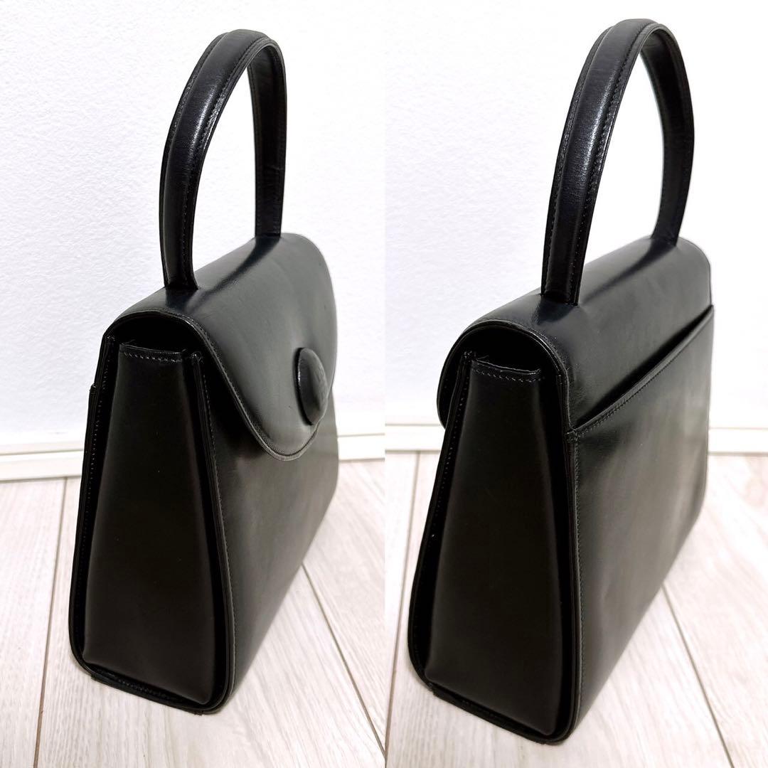 《美品》 GIVENCHY(ジバンシー)ハンドバッグ　自立