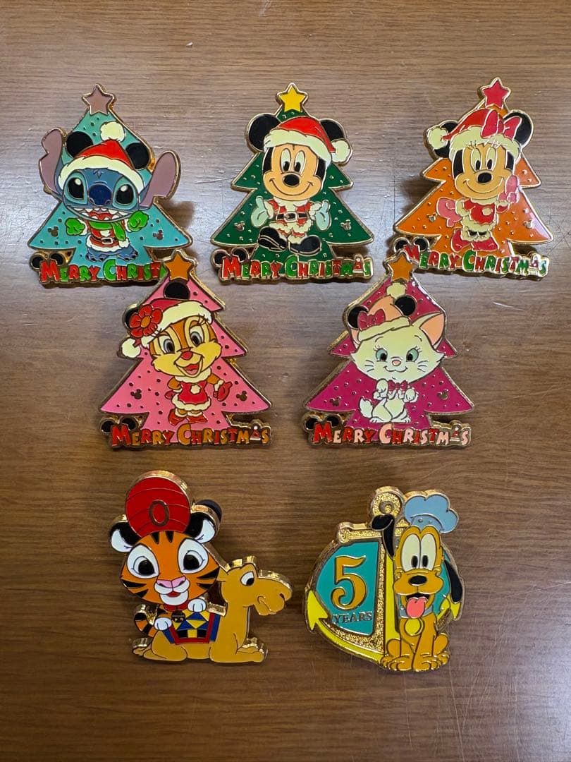 ディズニー ピンバッジ 7個セット - メルカリ