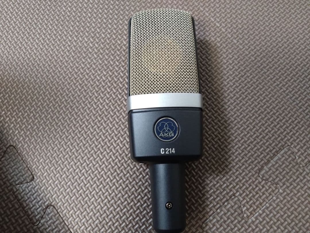 AKG C 214 コンデンサーマイク　2021年頃購入したと思います。
