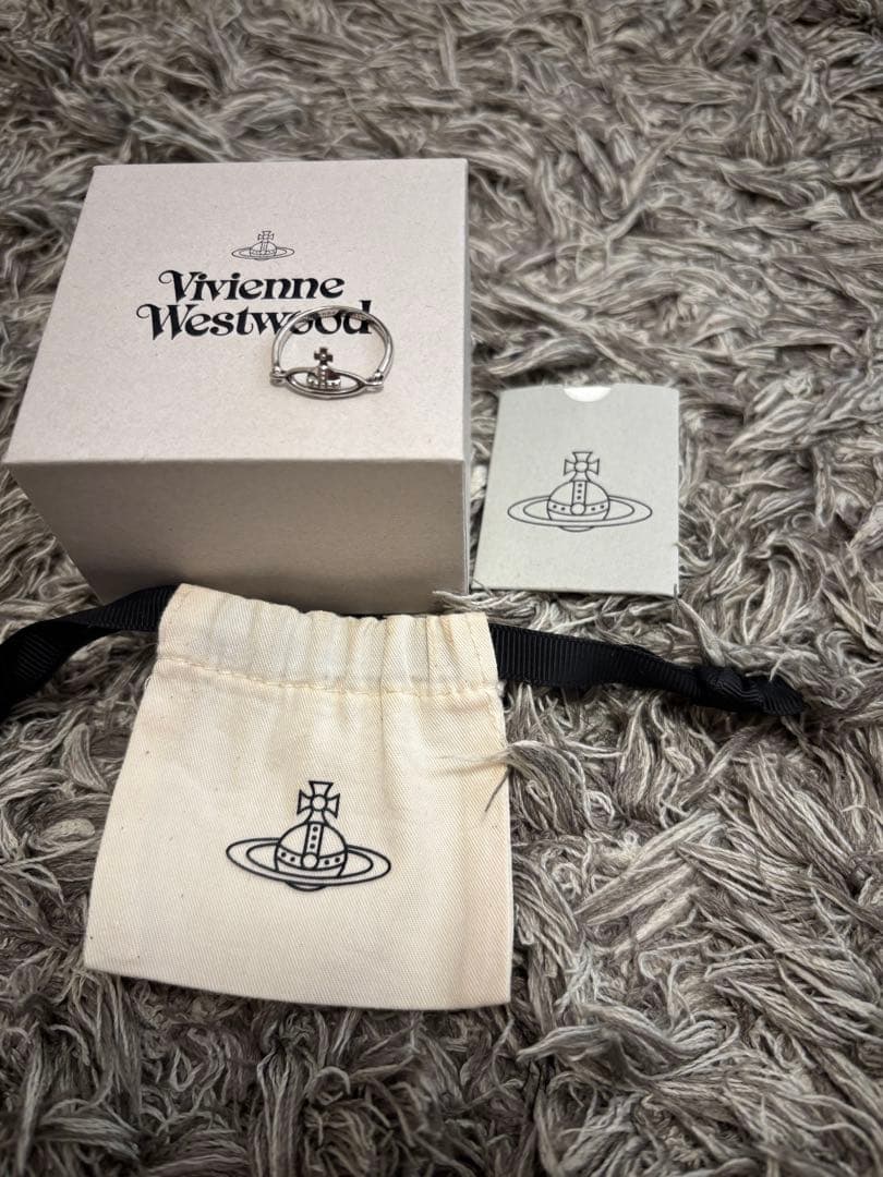 Vivienne Westwood シルバーリング クロスモチーフ