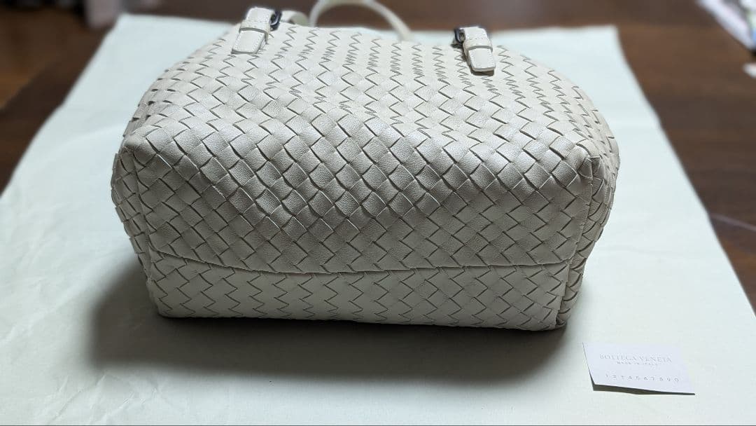 Bottega Veneta ホワイト イントレチャート ハンドバッグ 正規品