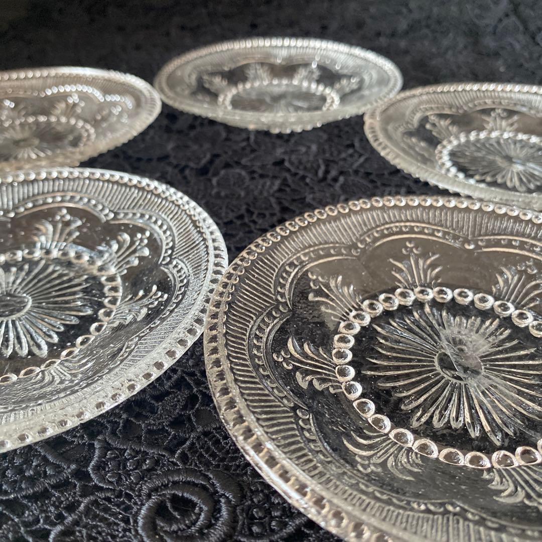 アンティークのプレスガラス製 明治〜昭和ガラスの小皿5枚セット