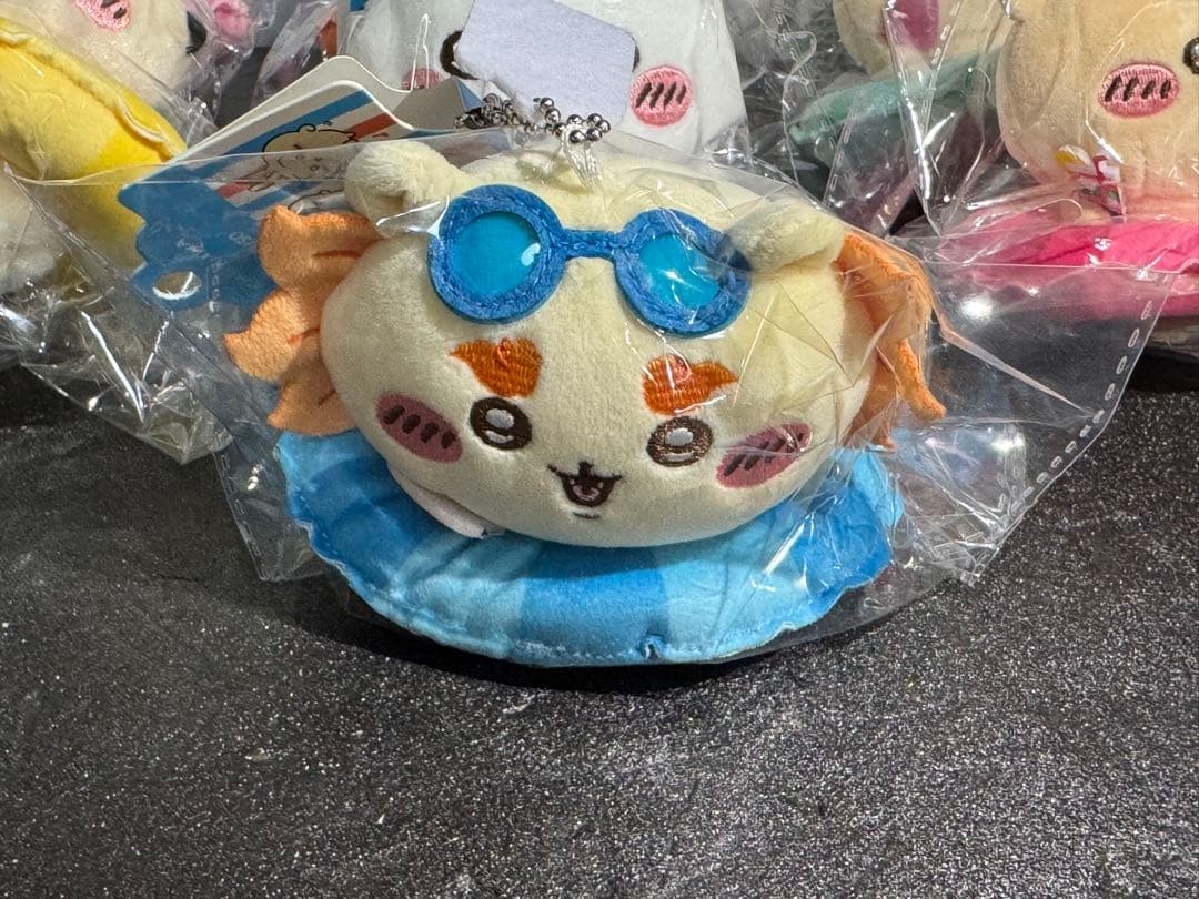 【海外限定】ちいかわminiso 猛暑の夏 マスコット 浮き輪 全7点セット