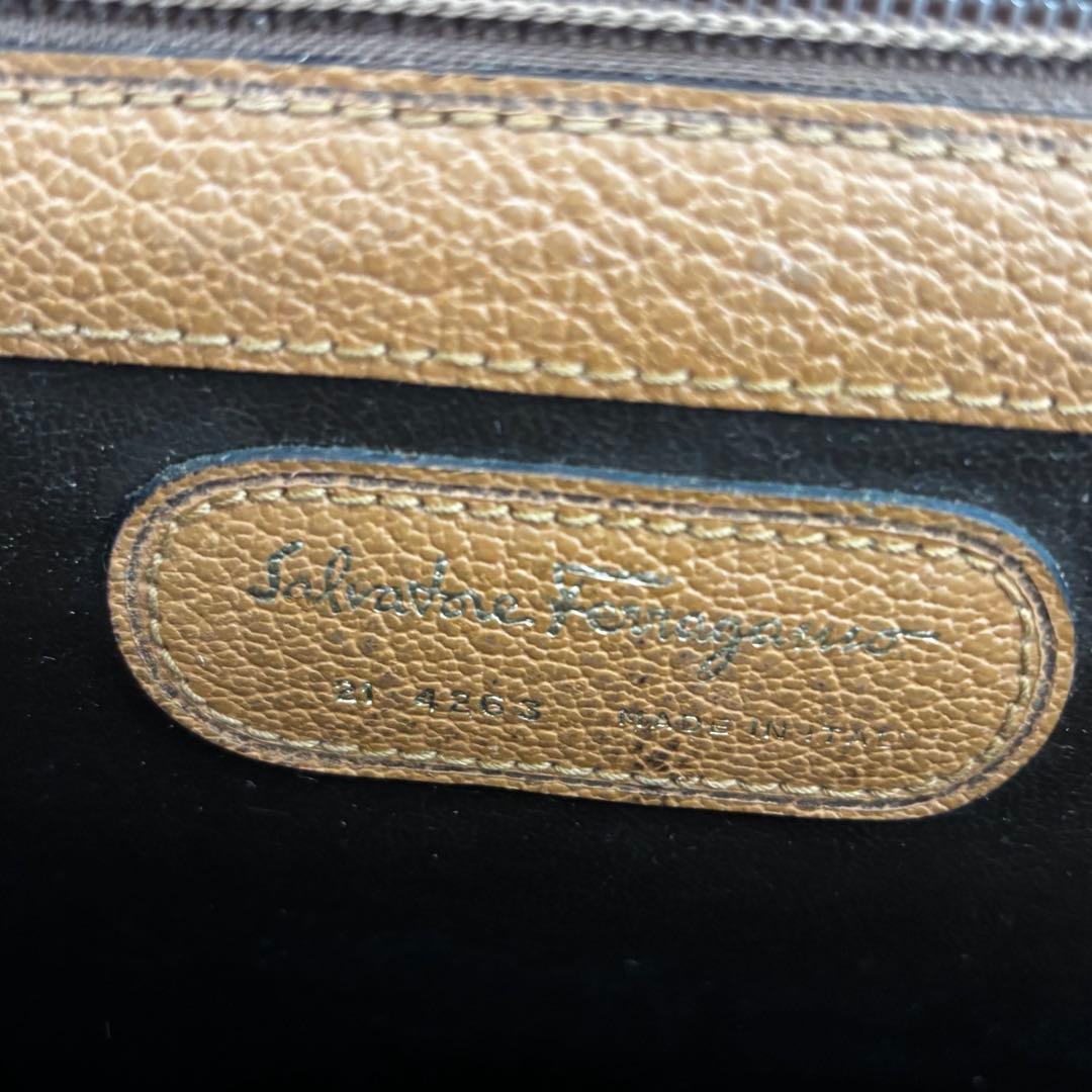 SalvatoreFerragamo ✨ブリーフケース　ガンチーニ　馬車柄　本革