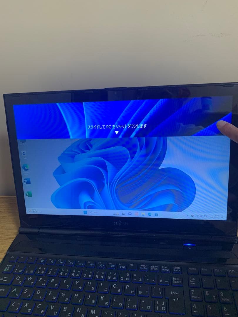 富士通タッチパネルi 5/8/SSD新品 256GB office2024