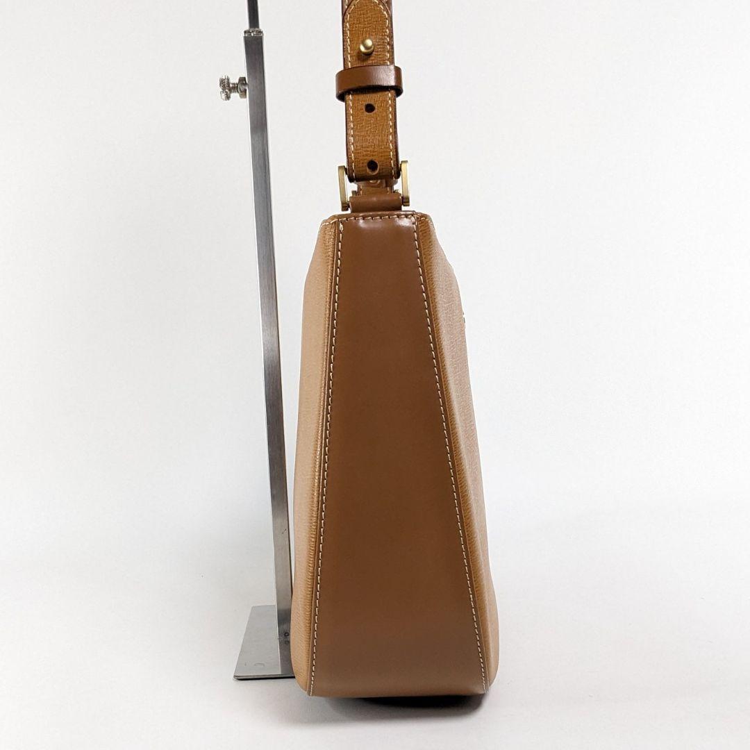 美品　バーバリー　ワンショルダーバッグ　ノバチェック　サフィアーノレザー　肩掛け