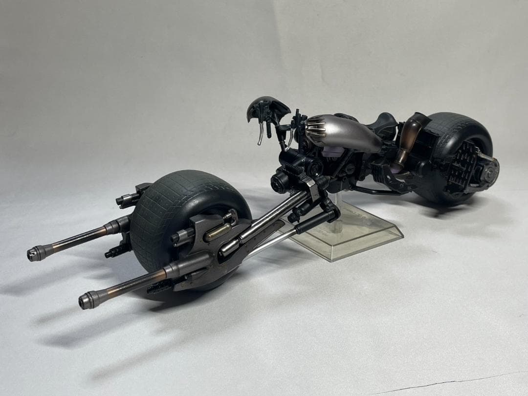 バンダイ　MOVIE REALIZATION バットマン+バットポッド