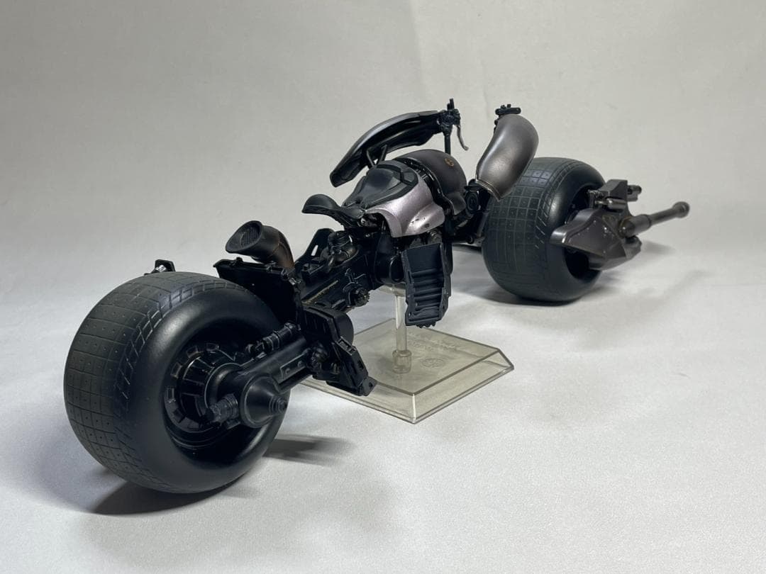 バンダイ　MOVIE REALIZATION バットマン+バットポッド