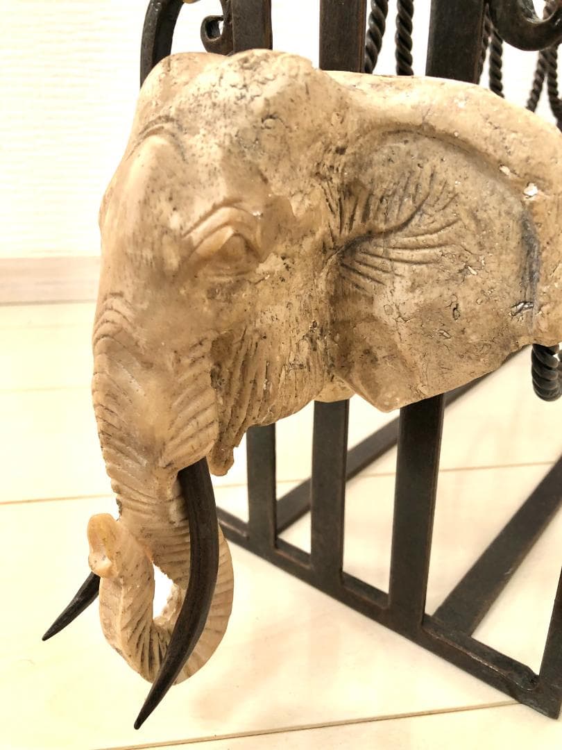 レア・アンティーク】アイアンラック 石像彫刻 ワインラック 8本収納可