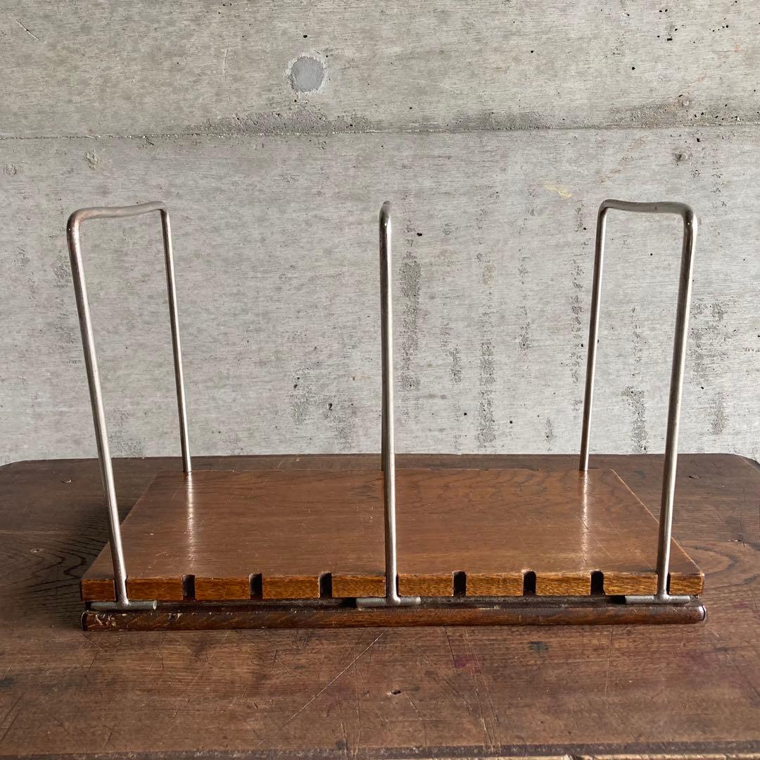 古い味のある本棚 書類 飾り台 スタンド ラック 木製 金属 レトロ