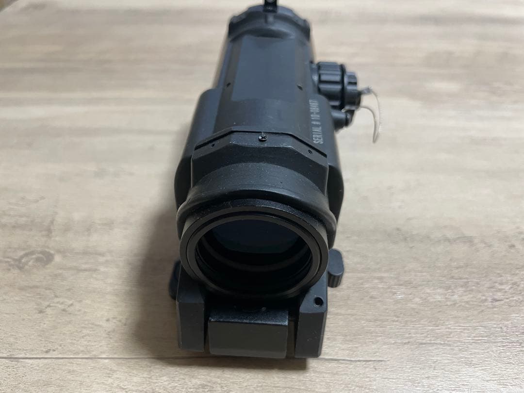 elcan specterDR 1x4 切り替え可能。