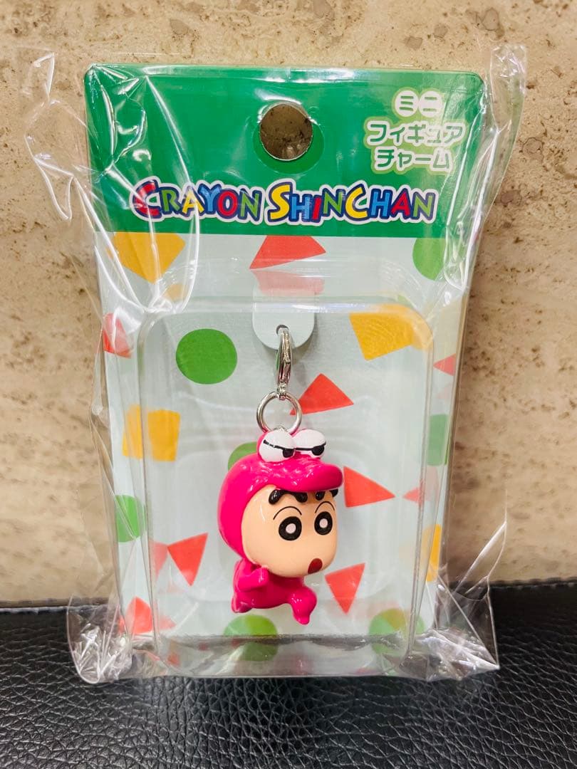 クレヨンしんちゃん　ミニフィギュアチャーム　全6種