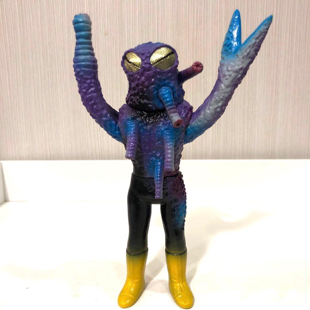 東映レトロソフビコレクション　ヒルカメレオン（ミドルサイズ）