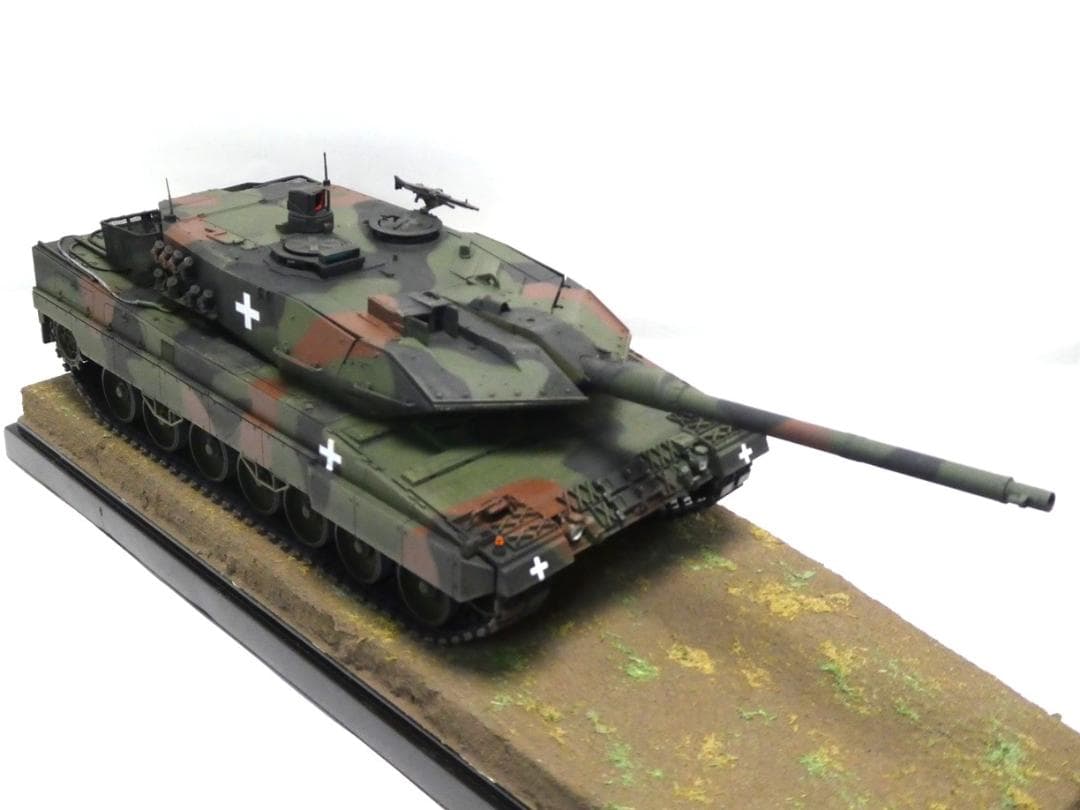 タミヤ 1/35 レオパルト2A6戦車“軍” 完成品