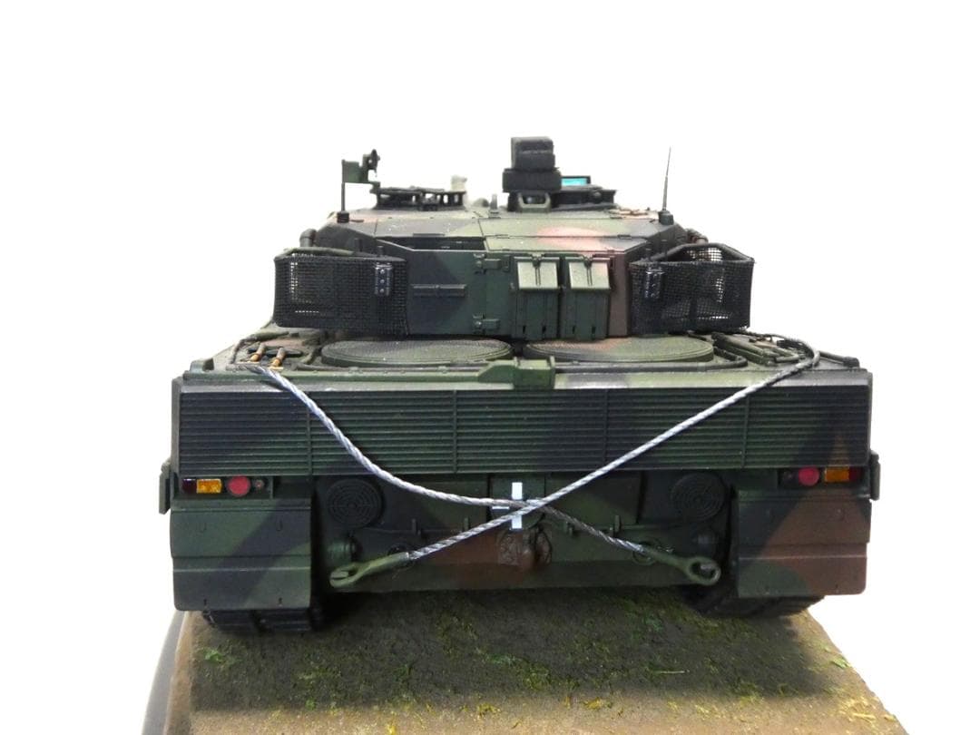 タミヤ 1/35 レオパルト2A6戦車“軍” 完成品