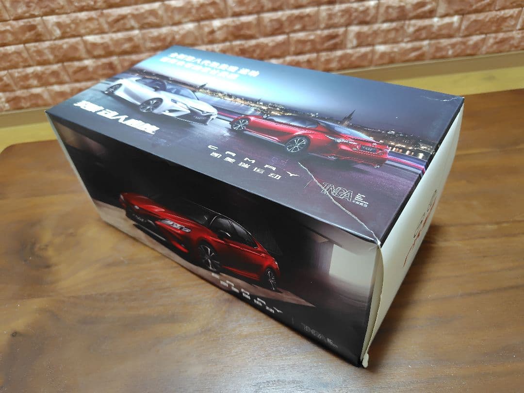 やっしー　トヨタ　カムリ 　70系　1/18　ミニカー　模型