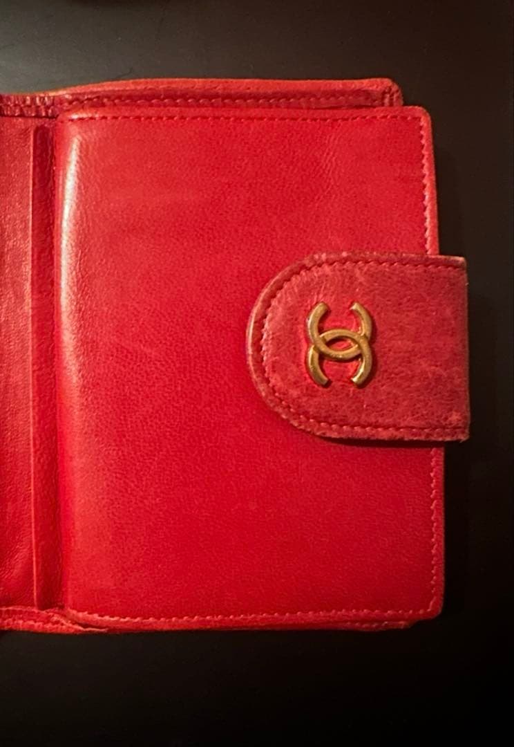 CHANEL 二つ折り財布 赤