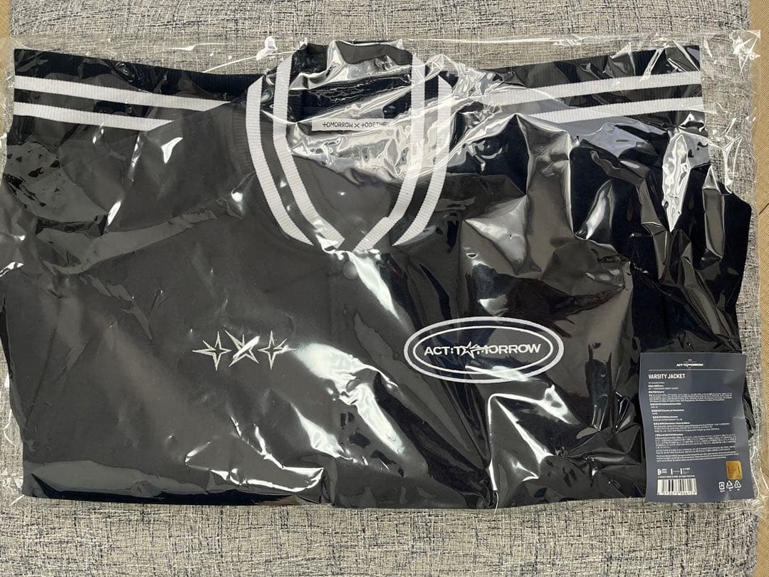 TXT ACT : TOMORROW バーシティジャケット VARSITY