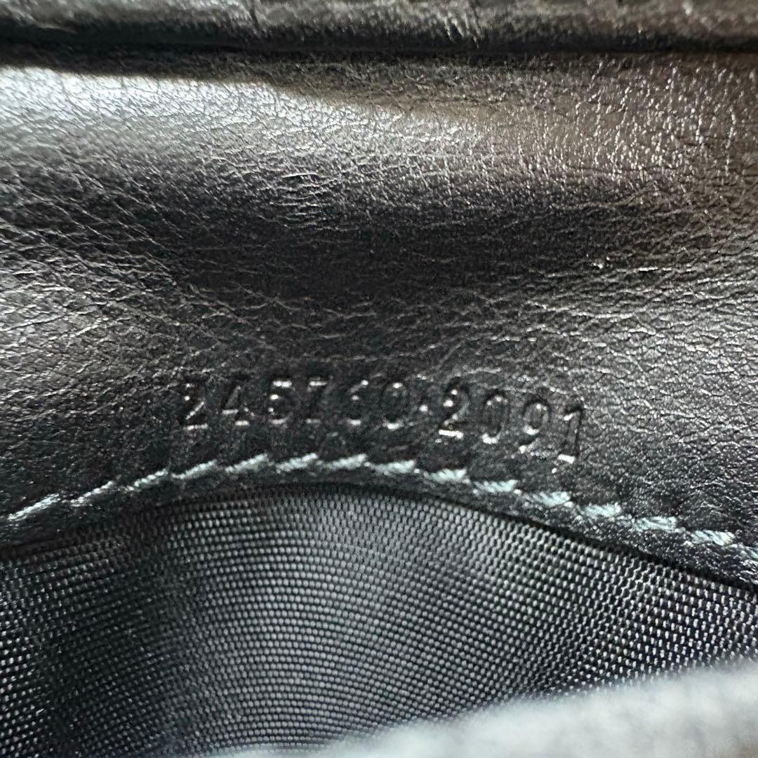 GUCCI グッチ　GGマーモント　二つ折り財布　ブラック