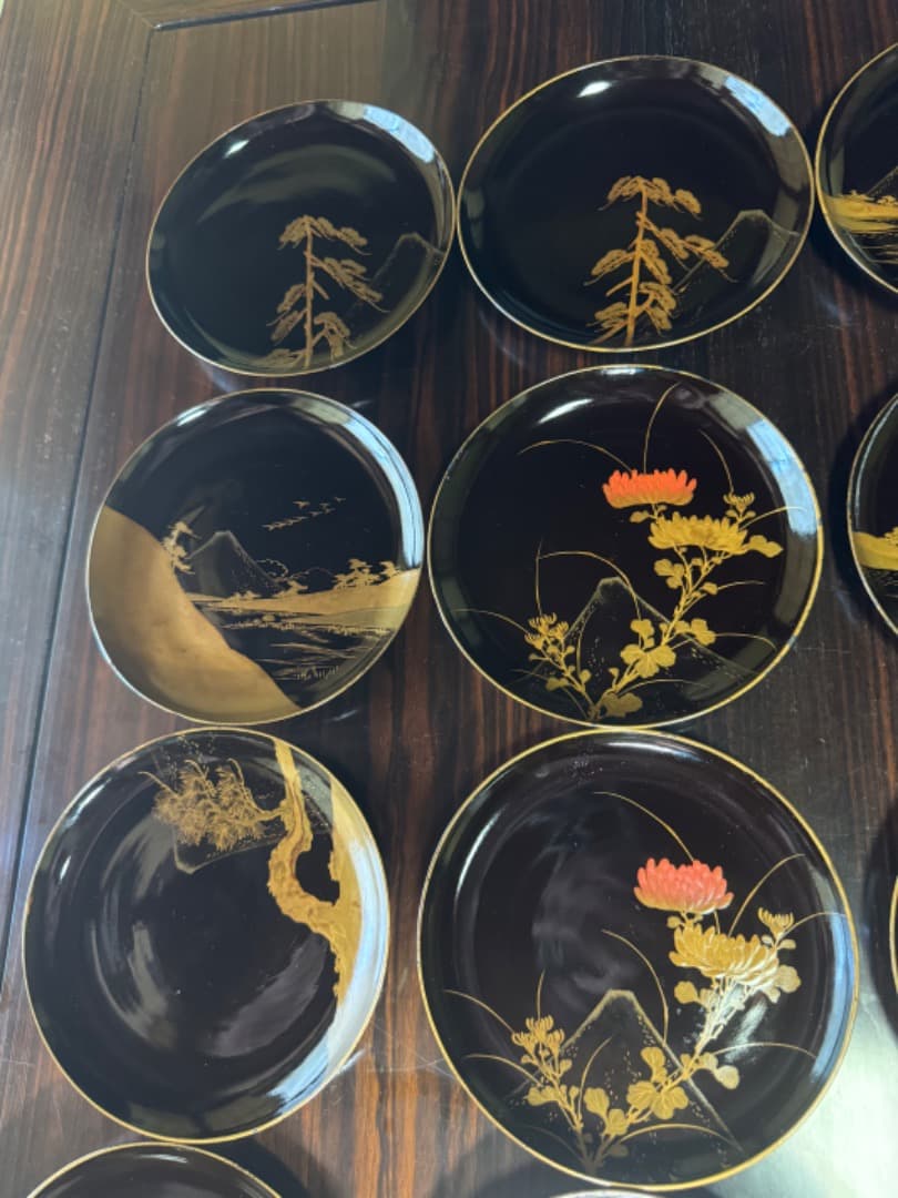 漆塗り絵皿 富士山風景入り 19枚セット（推定 江戸時代初期）