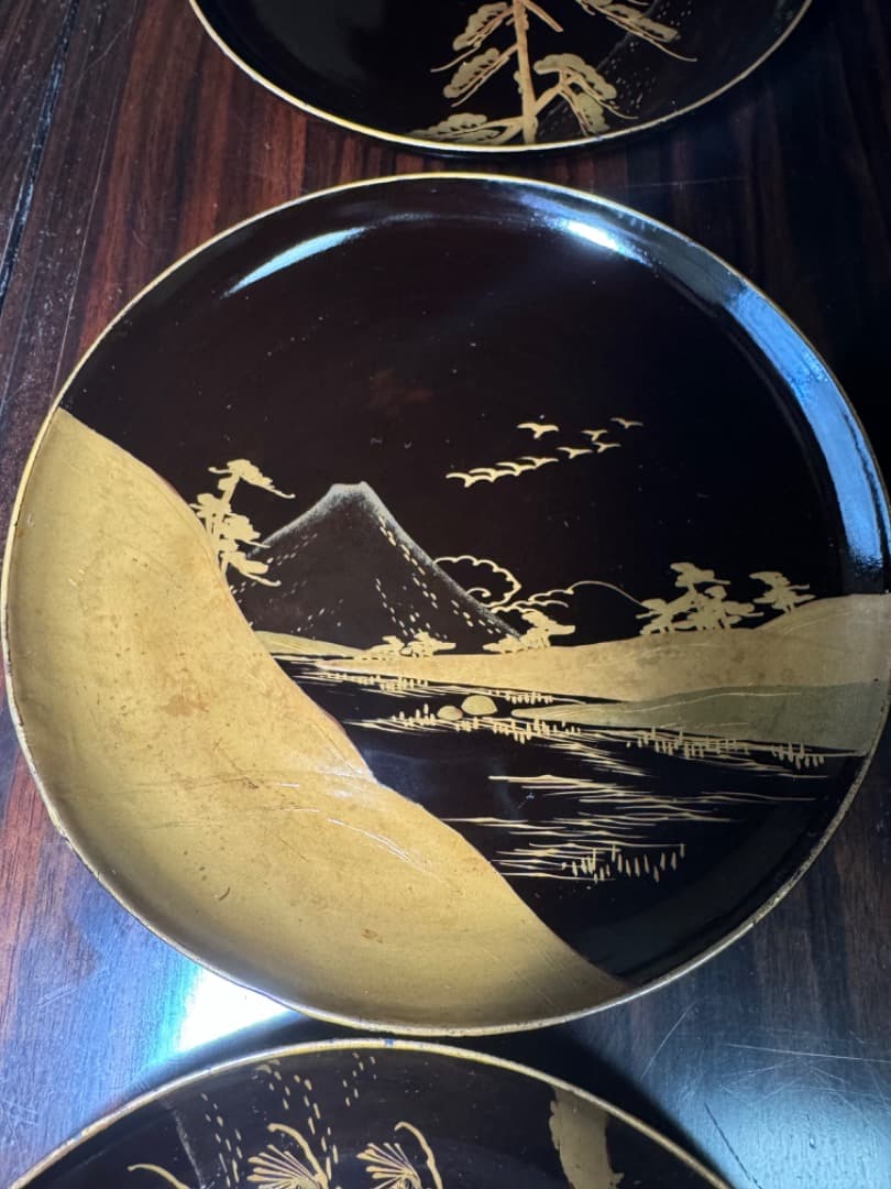 漆塗り絵皿 富士山風景入り 19枚セット（推定 江戸時代初期）